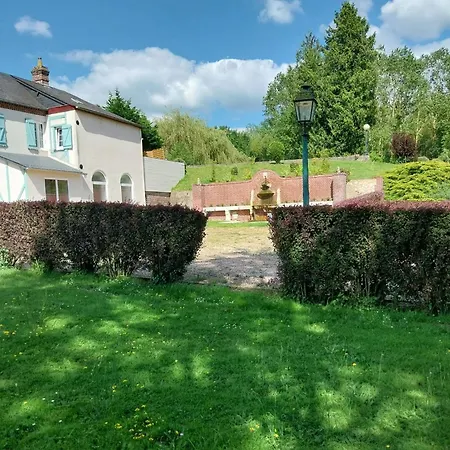 Domaine De La Dive Feriehus *
